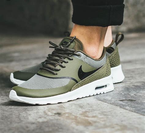 nike olive green sneakers women's.